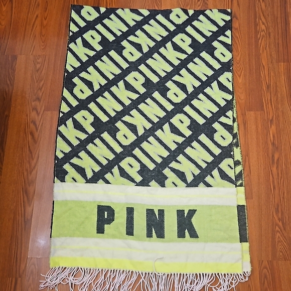 Victoria's Secret PINK Logo Oversized Scarf - Picture 5 of 8